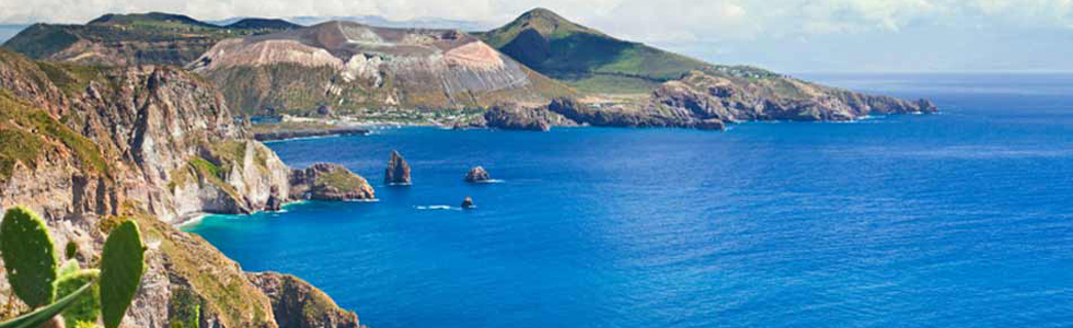 Un tratto di costa di Lipari